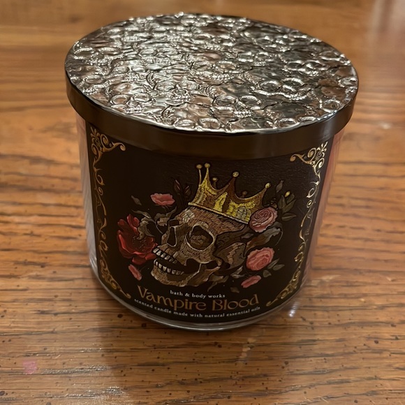 Bath & Body Works Vampire Blood candle and Wicked Vanilla Woods hand‎ soap - Picture 2 of 12